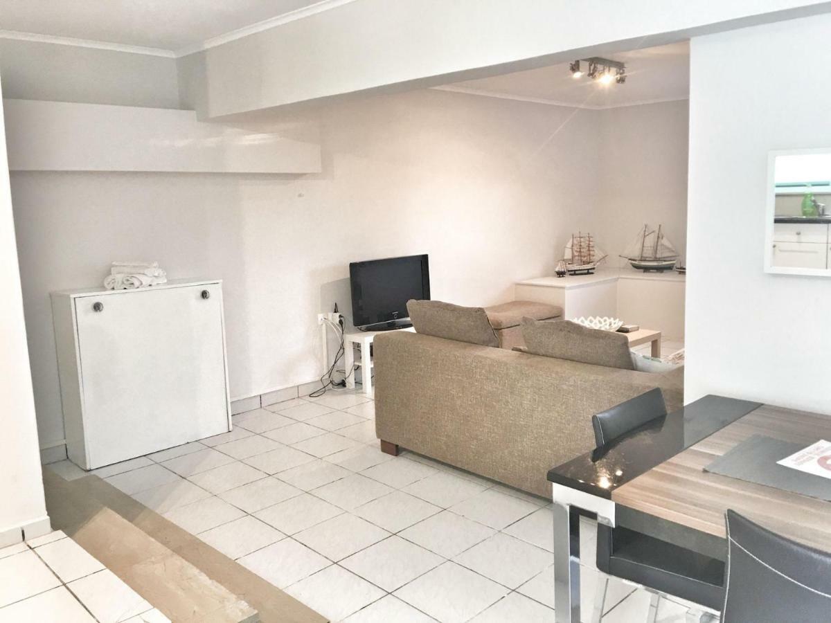 Renovated Apt 100M From Beach Wifi Ac Anavyssos Esterno foto